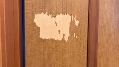 扉の剥がれ補修（茨城県守谷市）