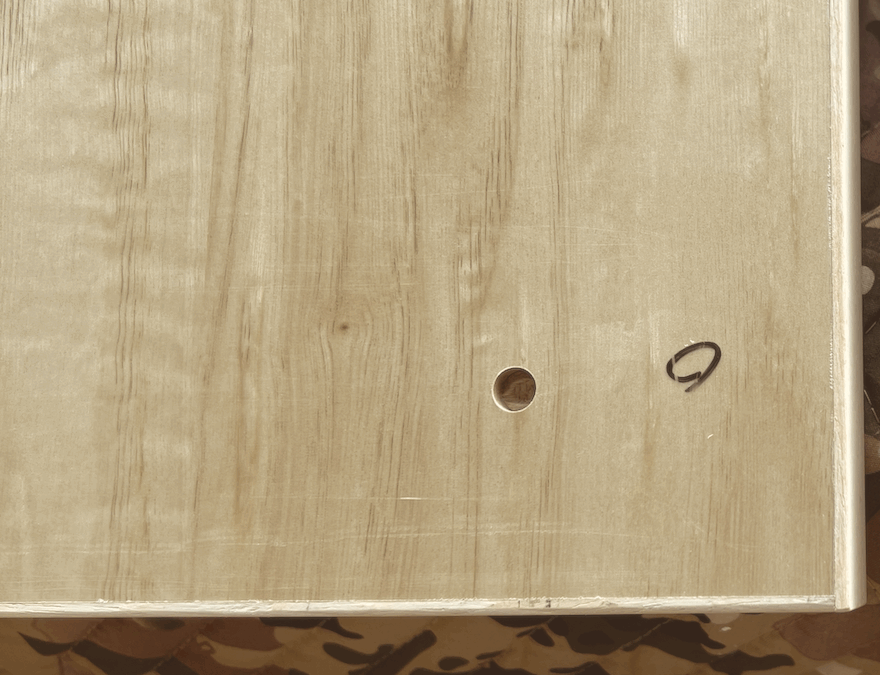 家具扉の穴補修（茨城県龍ケ崎市）