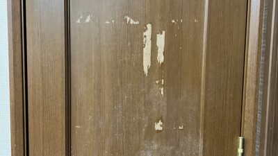 扉の表面剥がれ補修（茨城県牛久市）