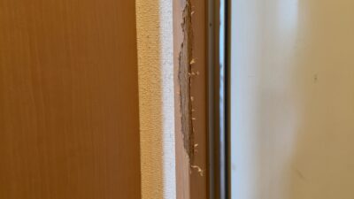 玄関枠の傷補修（茨城県土浦市）